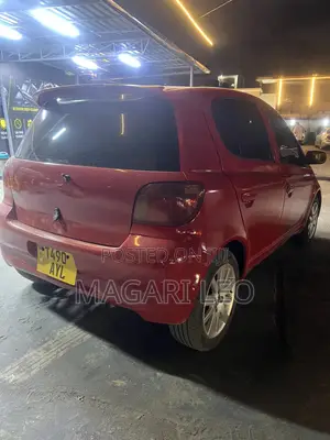 Toyota Vitz 1.0 FWD 5dr 2003 Red