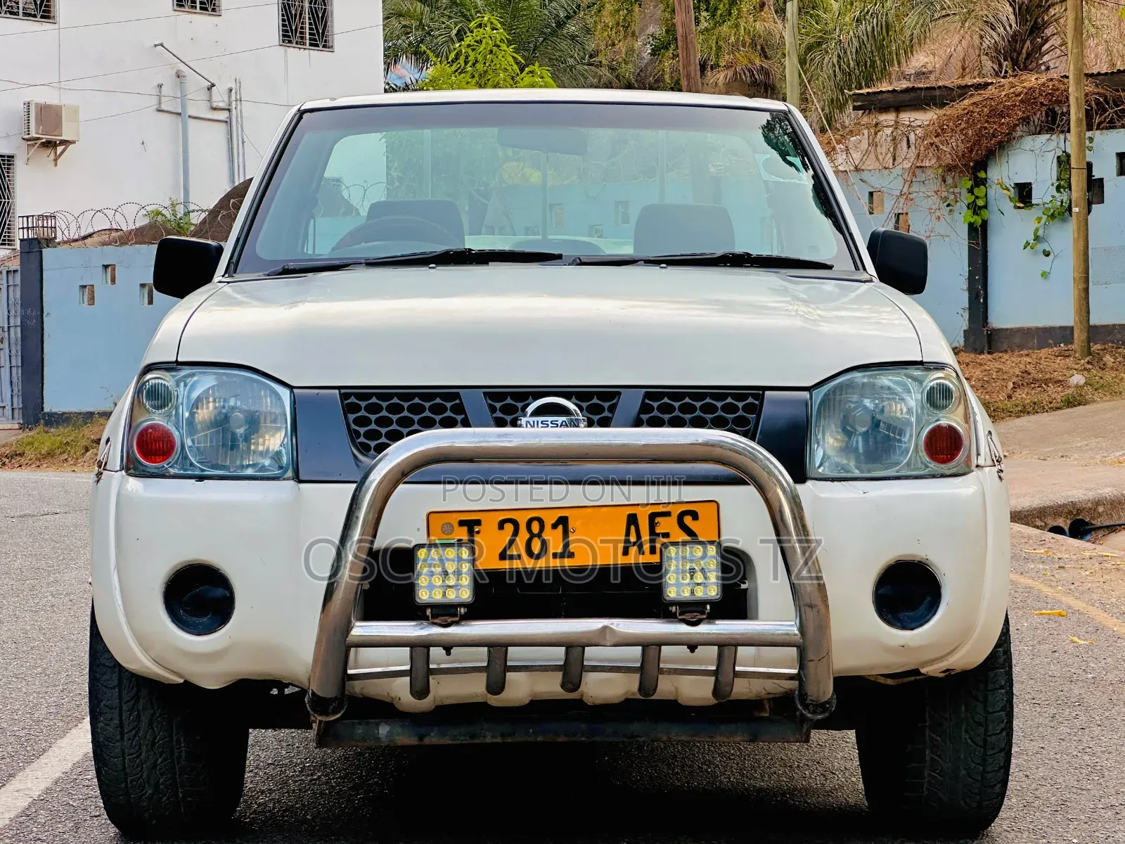 Nissan Hardbody 1997 White