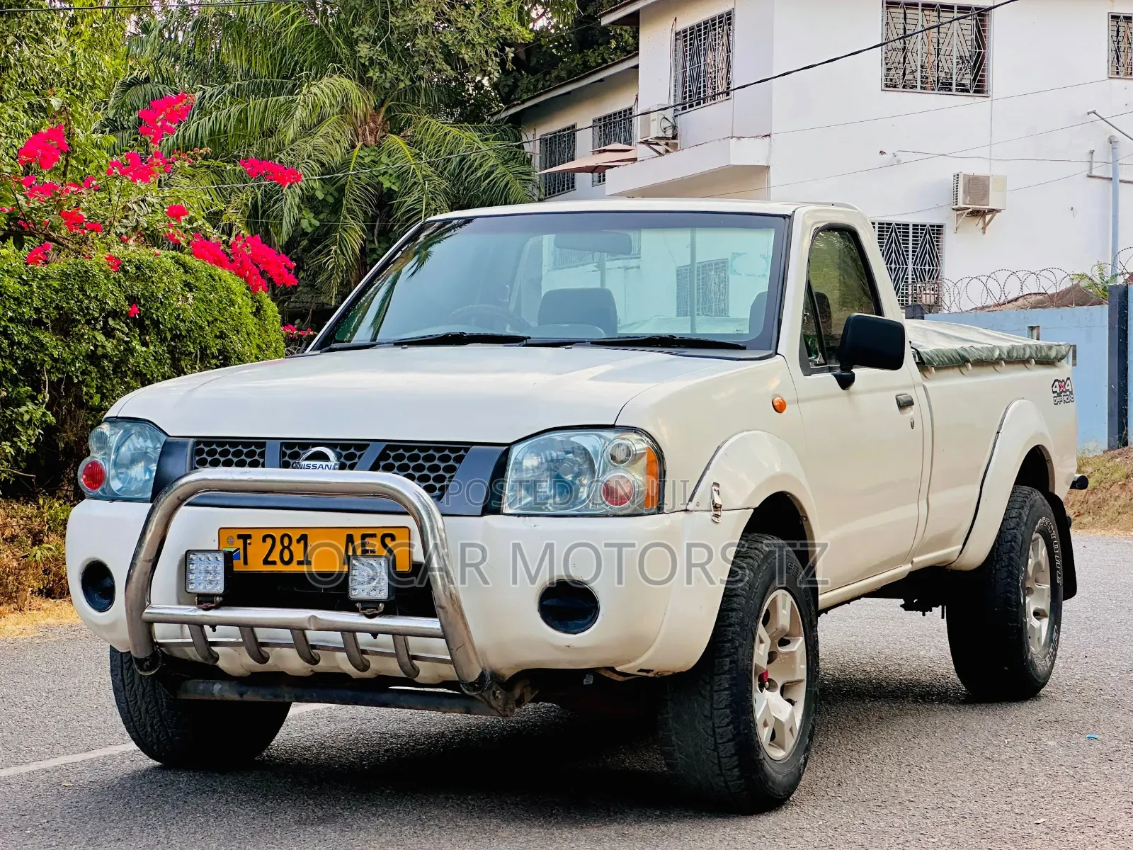 Nissan Hardbody 1997 White