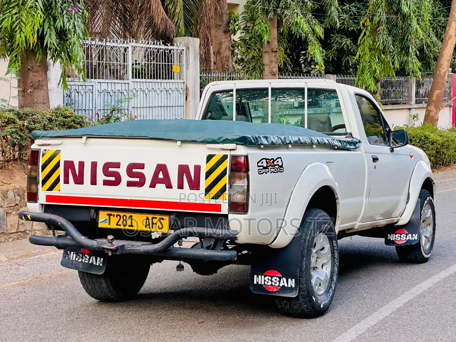 Nissan Hardbody 1997 White