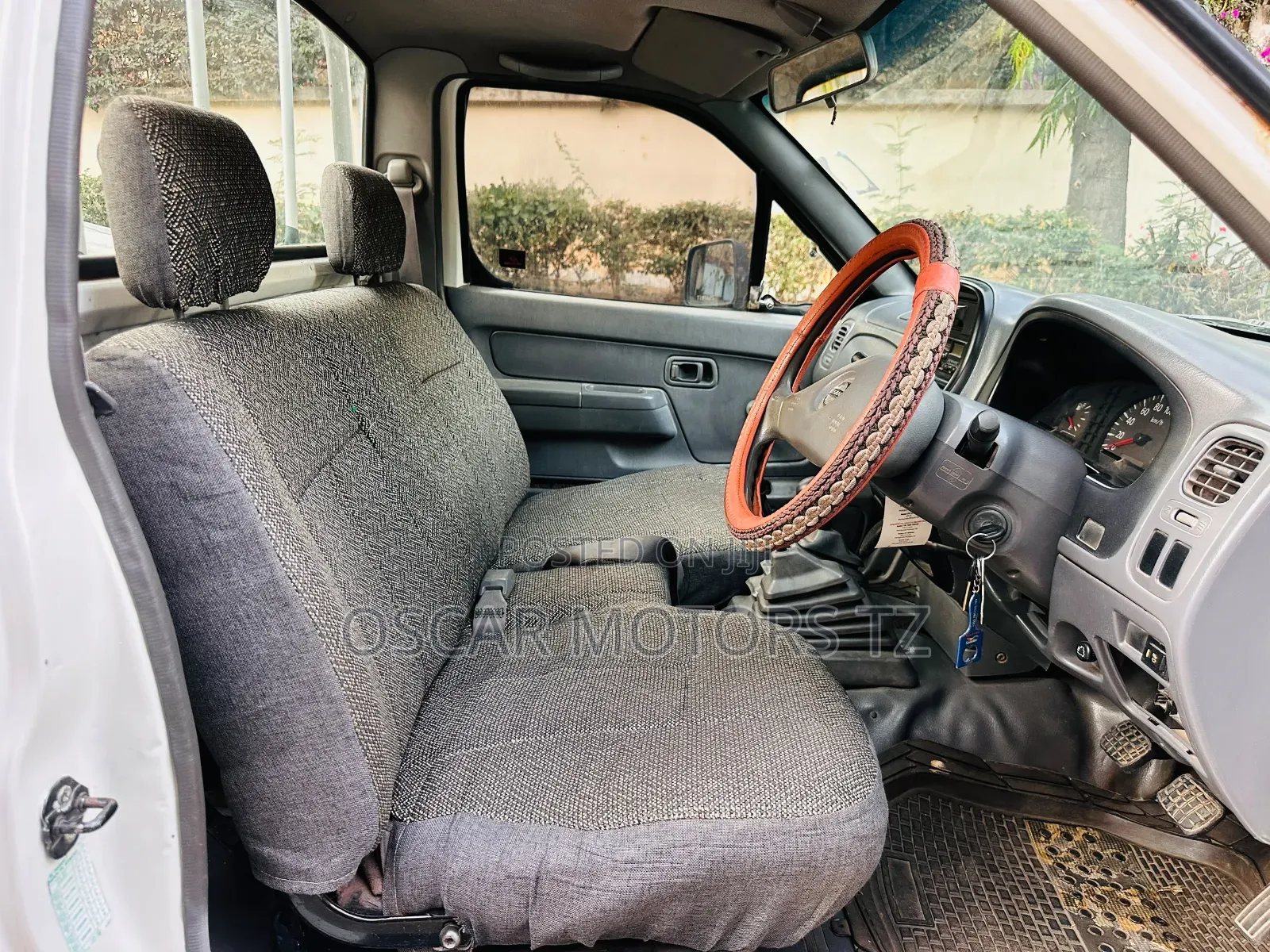 Nissan Hardbody 1997 White