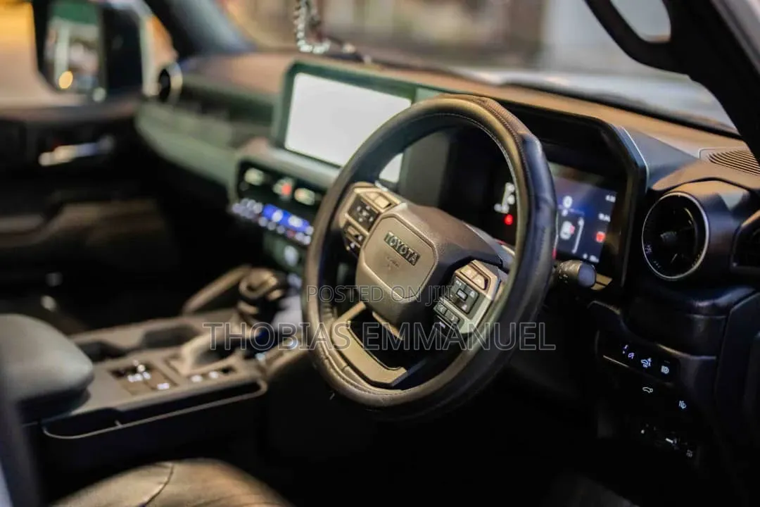 Toyota Land Cruiser Prado 2024 White