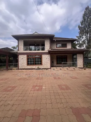5bdrm Duplex in Central Business Area for rent