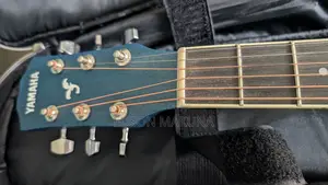 Yamaha ED10 Acoustic Guitar Exelent Condition