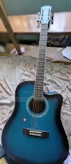 Yamaha ED10 Acoustic Guitar Exelent Condition