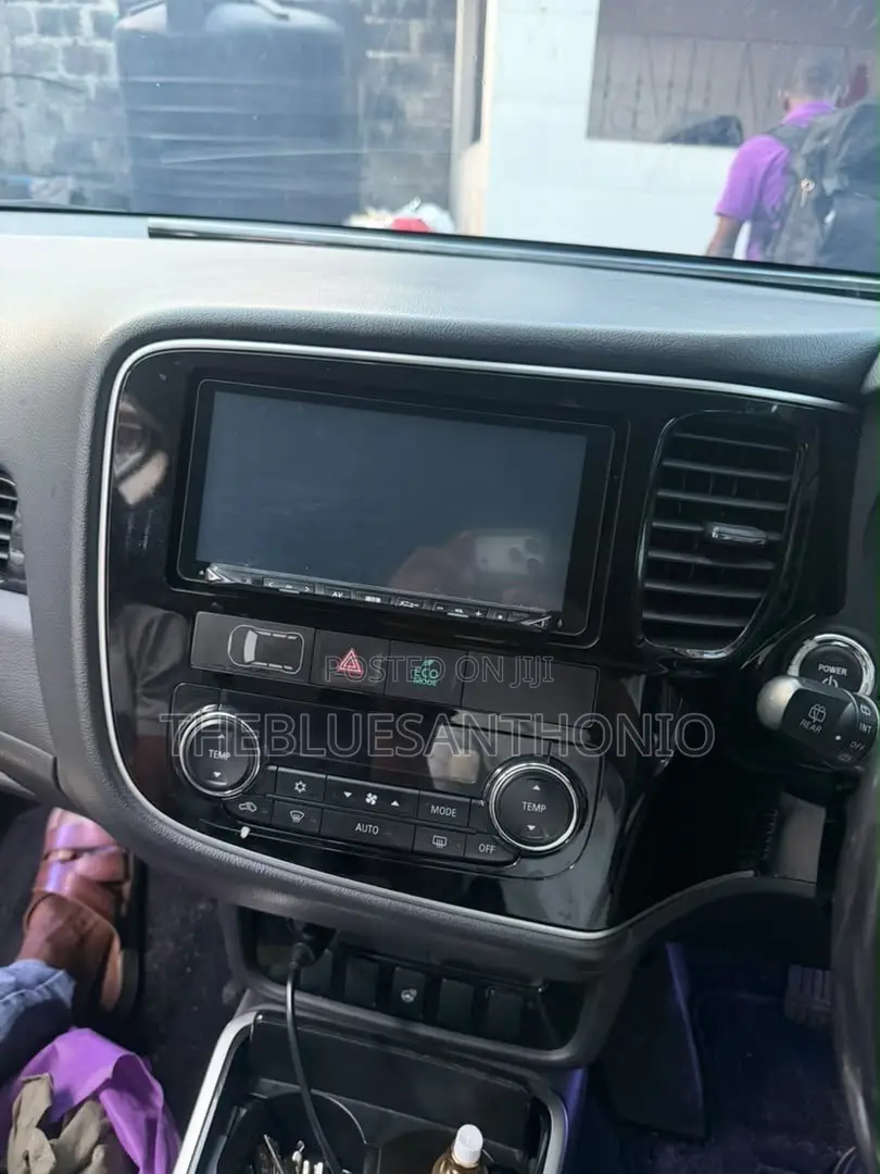 Mitsubishi Outlander 2015 Silver