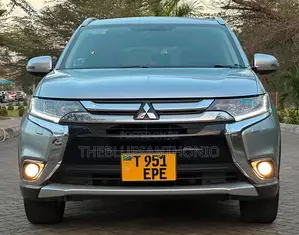 Mitsubishi Outlander 2015 Silver