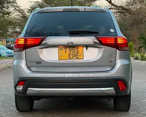 Mitsubishi Outlander 2015 Silver