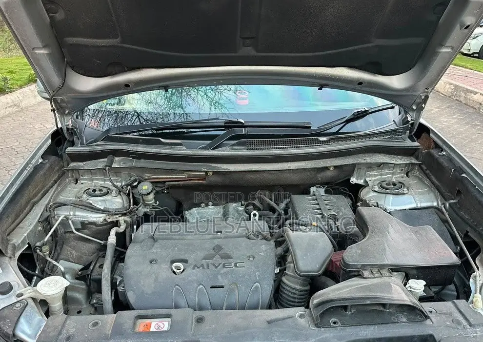 Mitsubishi Outlander 2015 Silver