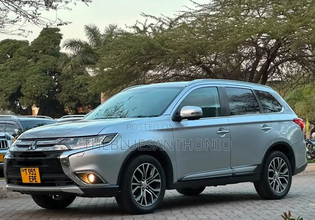 Mitsubishi Outlander 2015 Silver