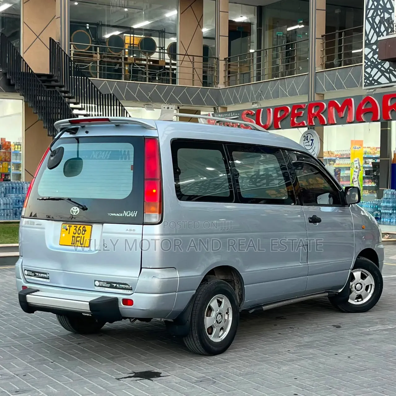 Toyota Noah 2001 Gray