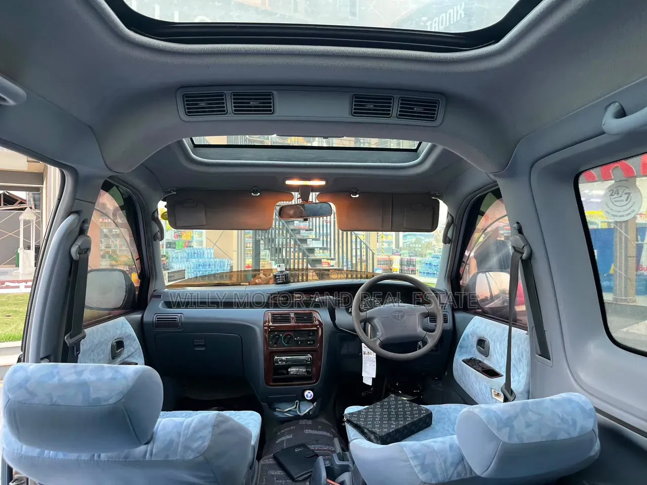 Toyota Noah 2001 Gray