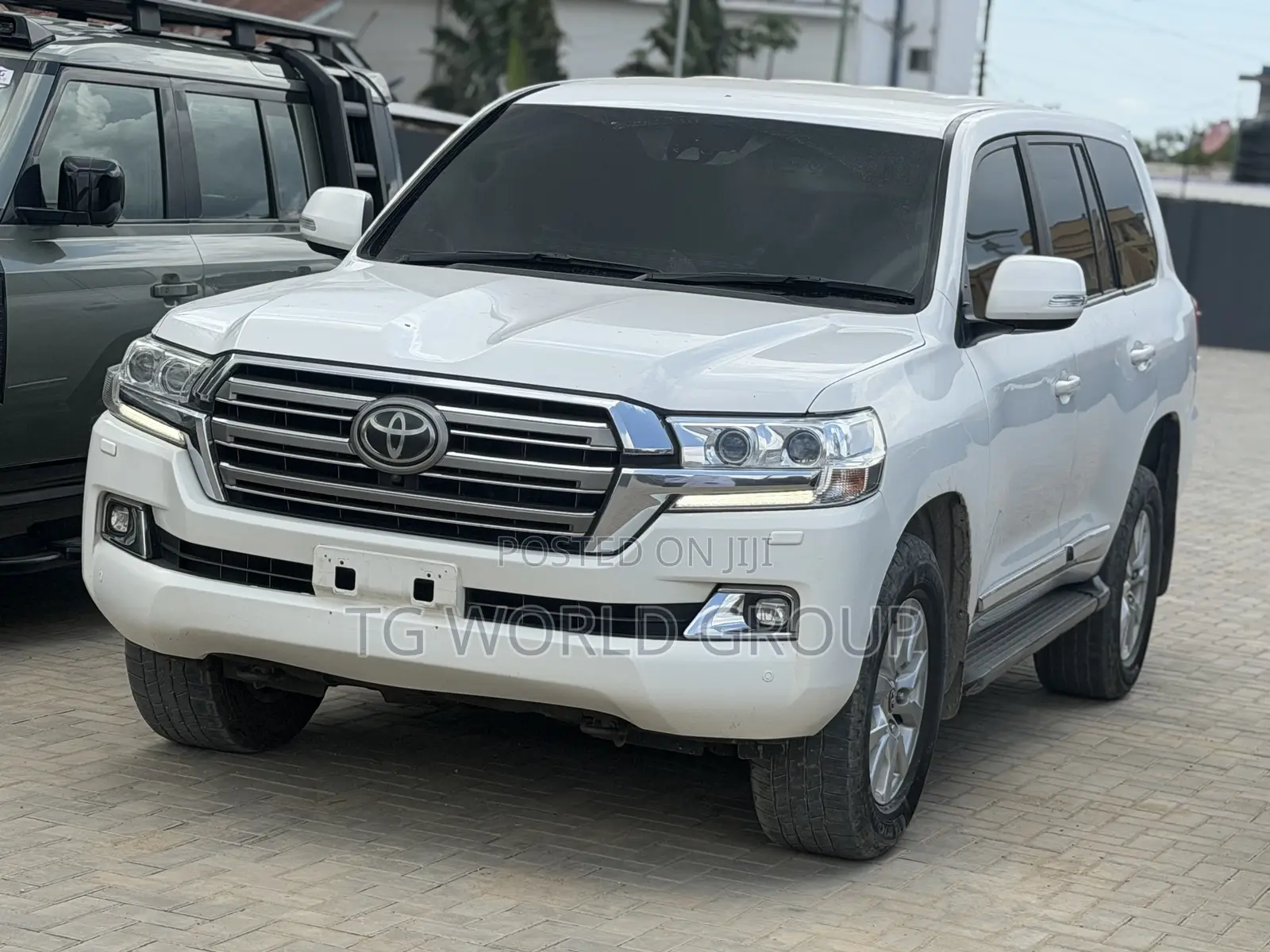 Toyota Land Cruiser 2017 White