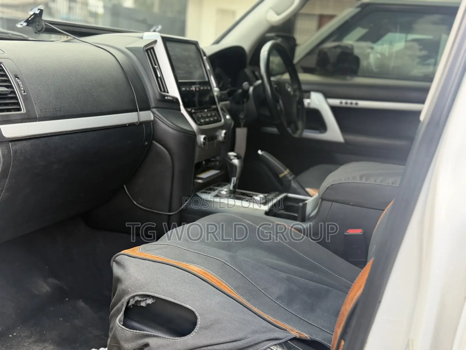 Toyota Land Cruiser 2017 White