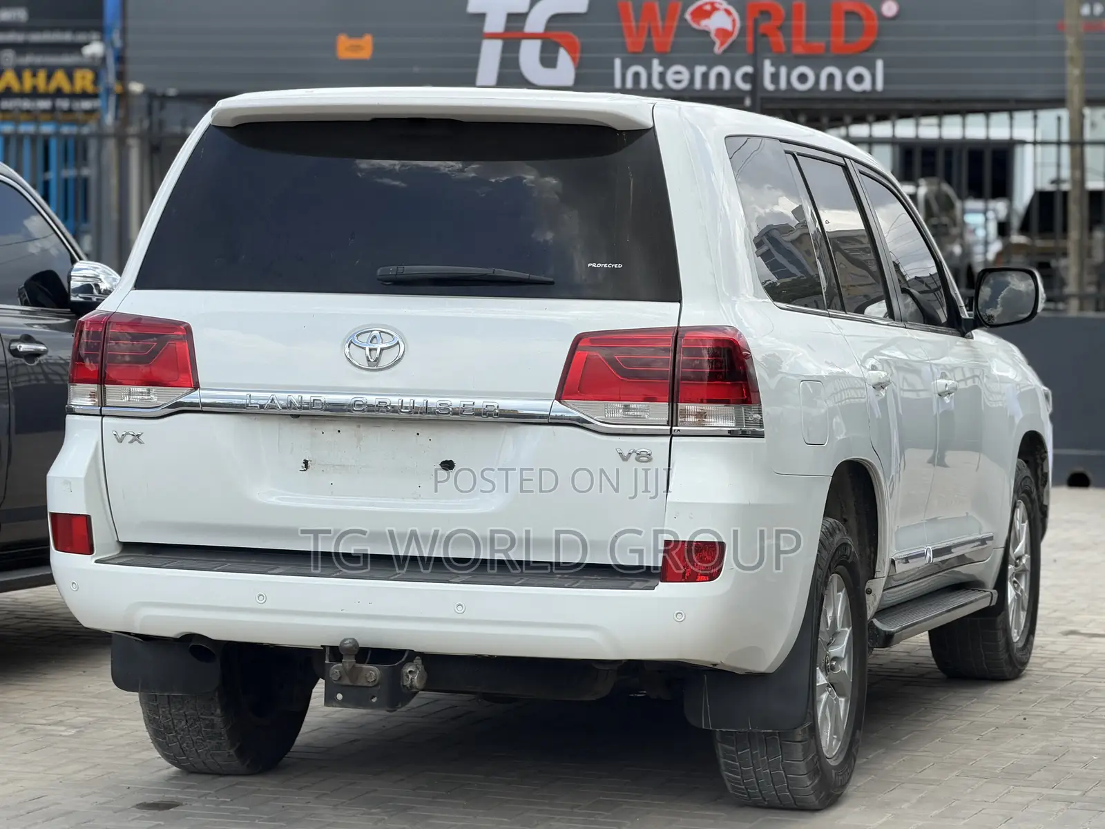 Toyota Land Cruiser 2017 White