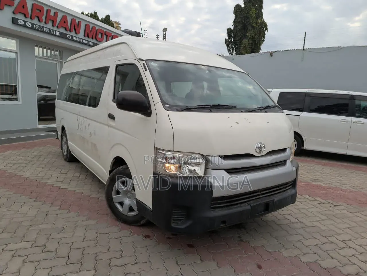 Toyota Quantum 2014 White