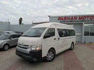 Toyota Quantum 2014 White