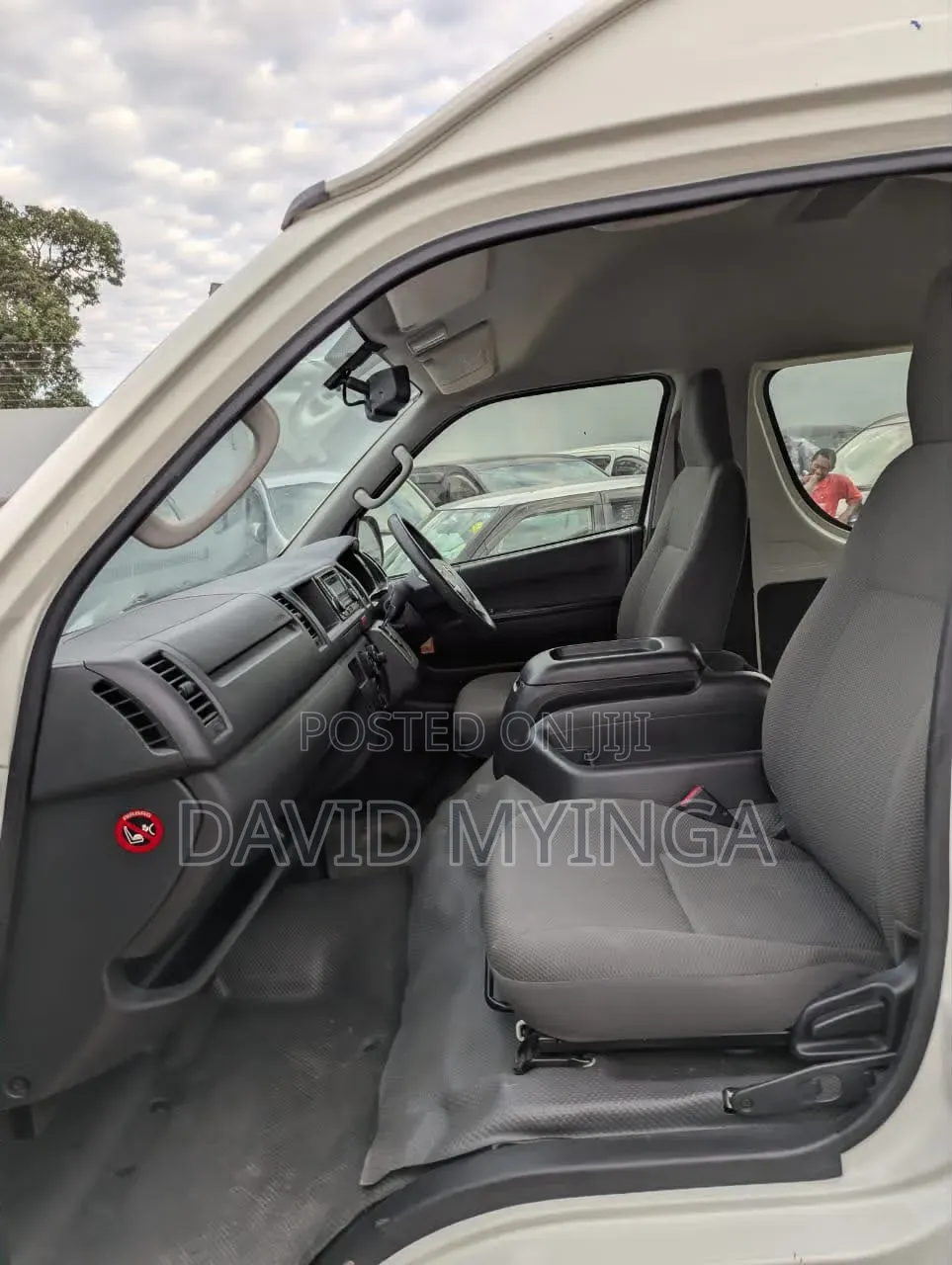 Toyota Quantum 2014 White