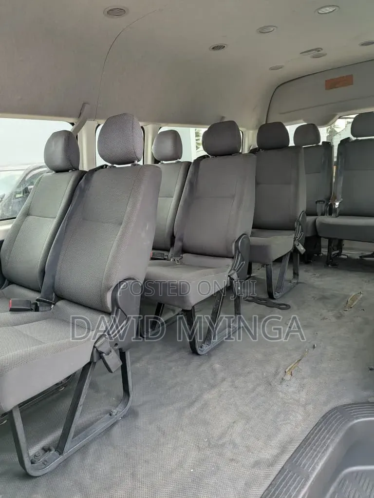 Toyota Quantum 2014 White