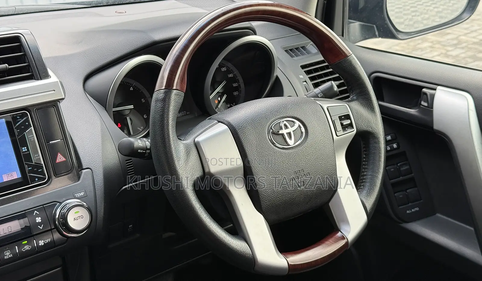 Toyota Land Cruiser Prado 2016 Black