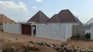 7bdrm Apartment in Buswelu for sale