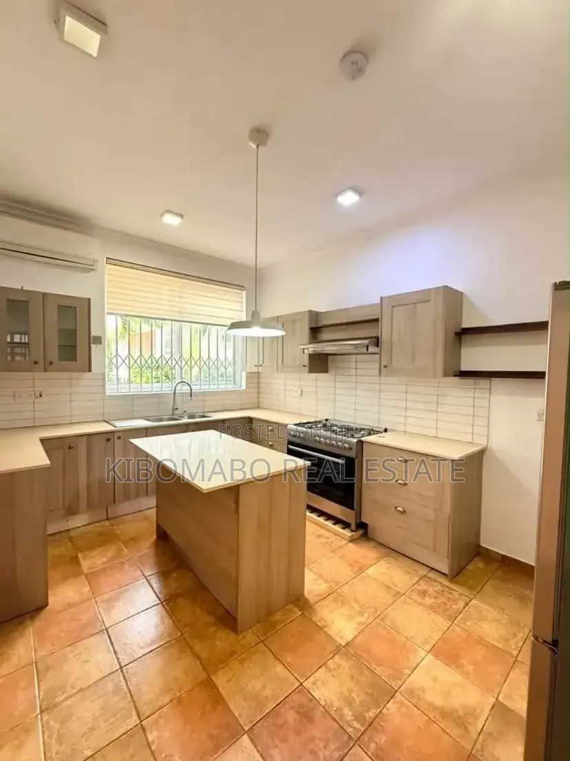 4bdrm Townhouse / Terrace in Oyster Bay for rent