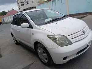 Toyota IST 2003 White