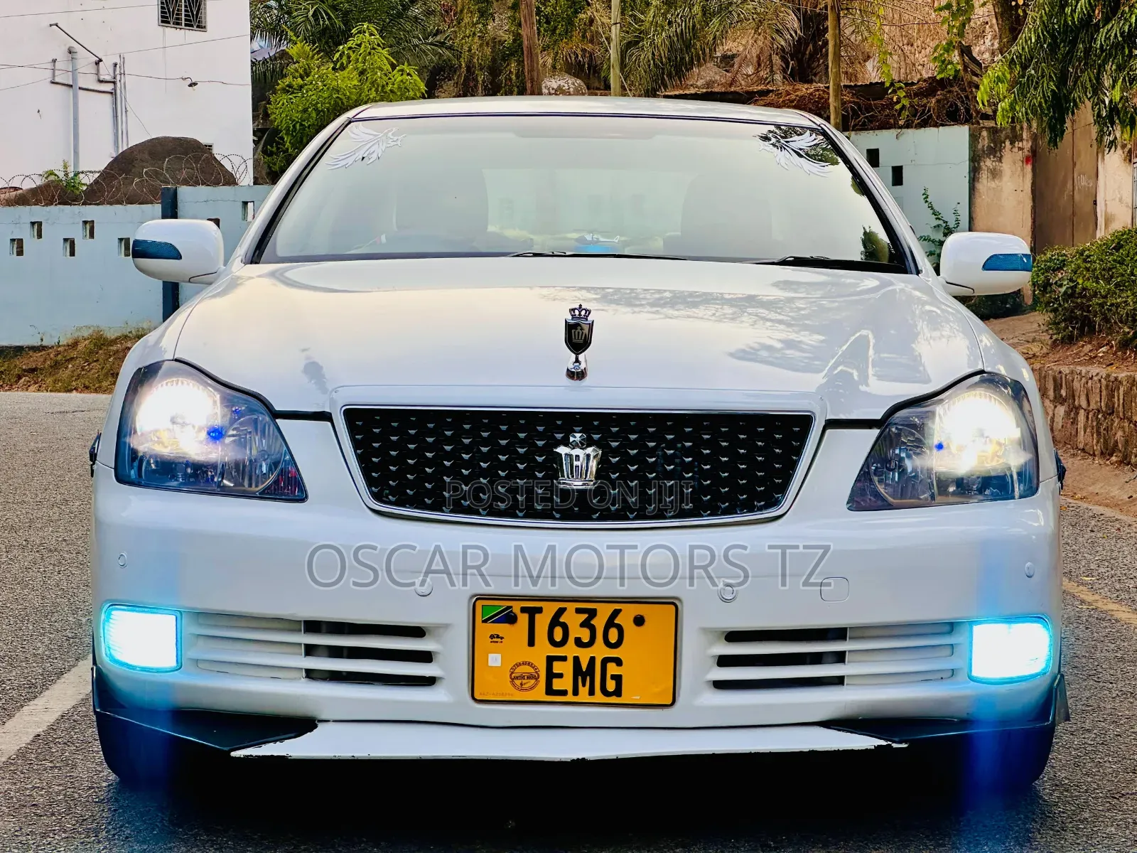 Toyota Crown 2027 White