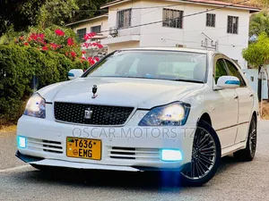 Toyota Crown 2027 White
