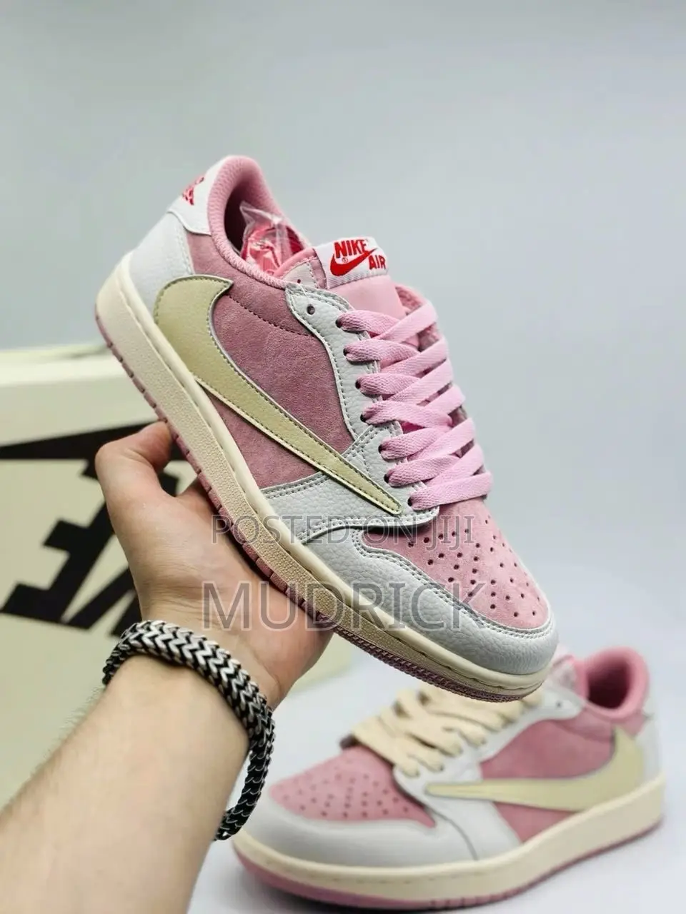 Travis Scott X Air Jordan 1 Low OG SP "Shy Pink," Tu