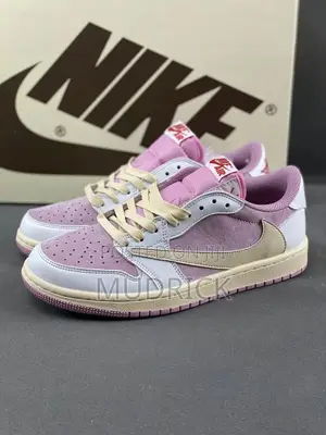 Travis Scott X Air Jordan 1 Low OG SP "Shy Pink," Tu