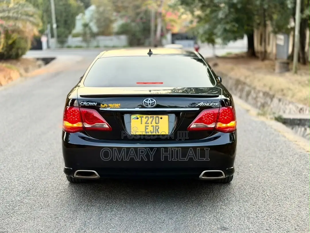 Toyota Crown 2020 Black