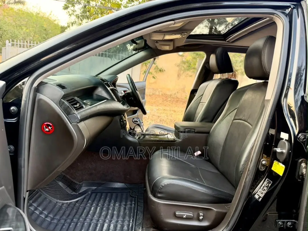 Toyota Crown 2020 Black