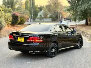 Toyota Crown 2020 Black