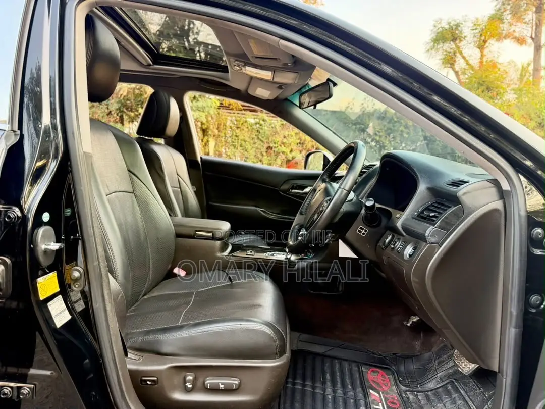 Toyota Crown 2020 Black