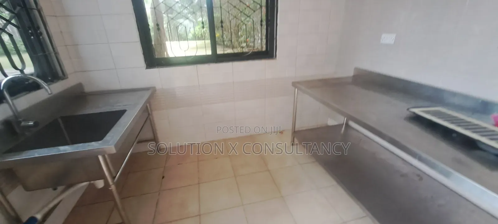 5bdrm Mansion in Mbweni for sale