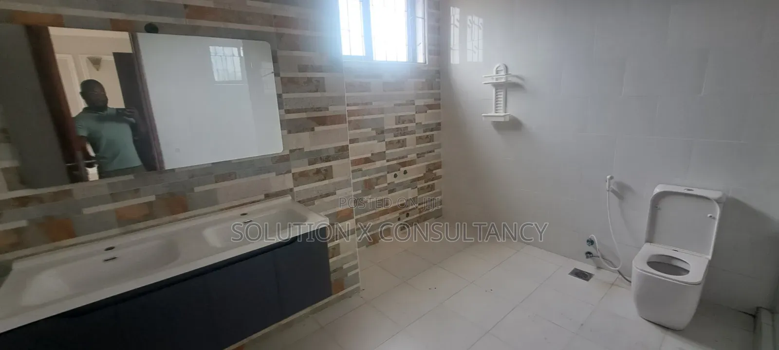 5bdrm Mansion in Mbweni for sale