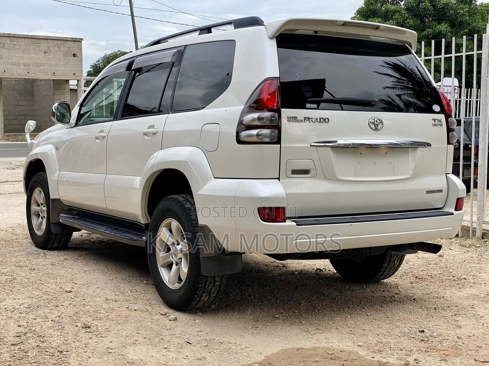 Toyota Land Cruiser Prado 2006 White