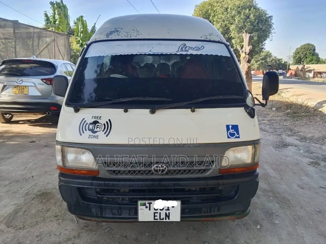 Toyota Grand HiAce 2002 White