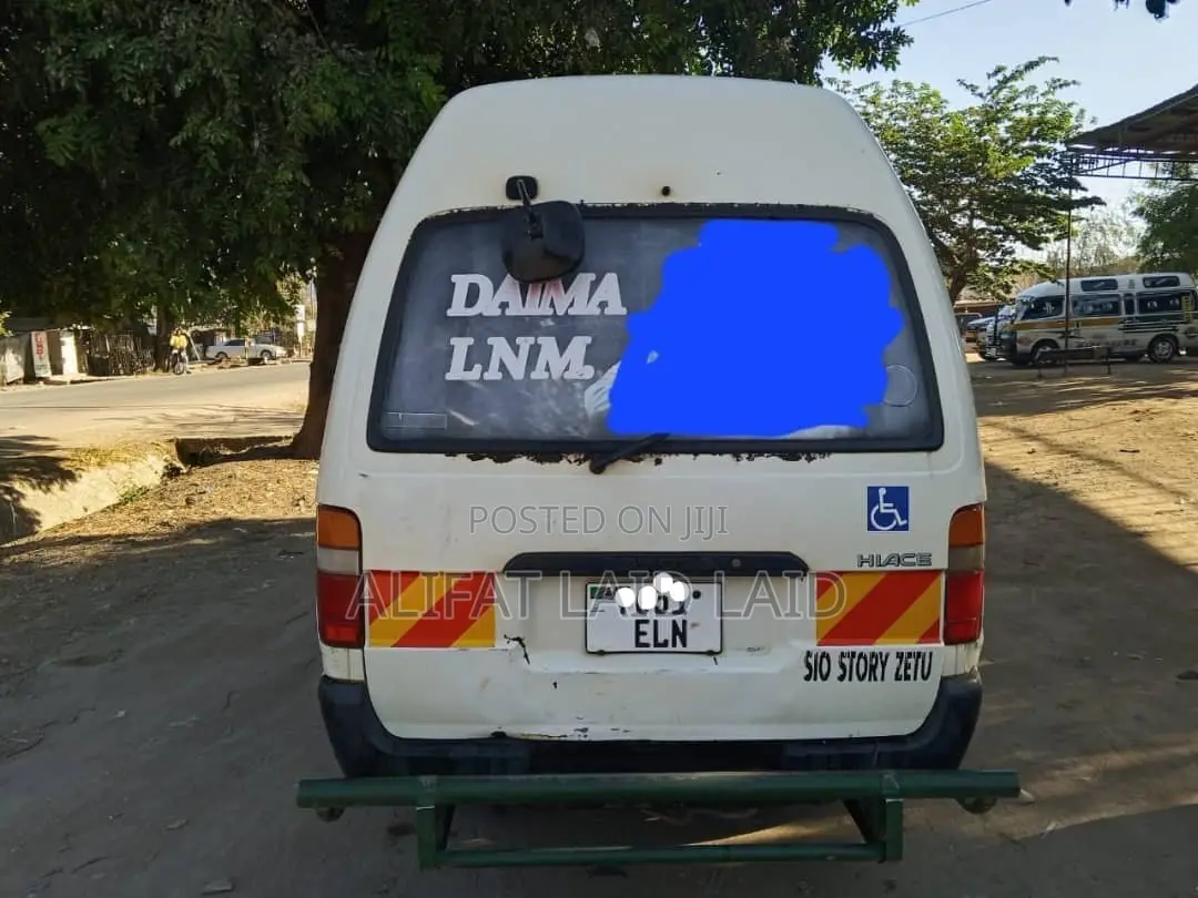 Toyota Grand HiAce 2002 White