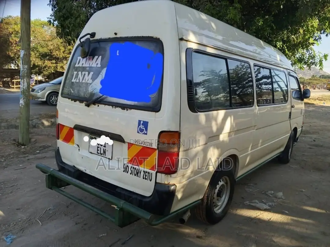 Toyota Grand HiAce 2002 White
