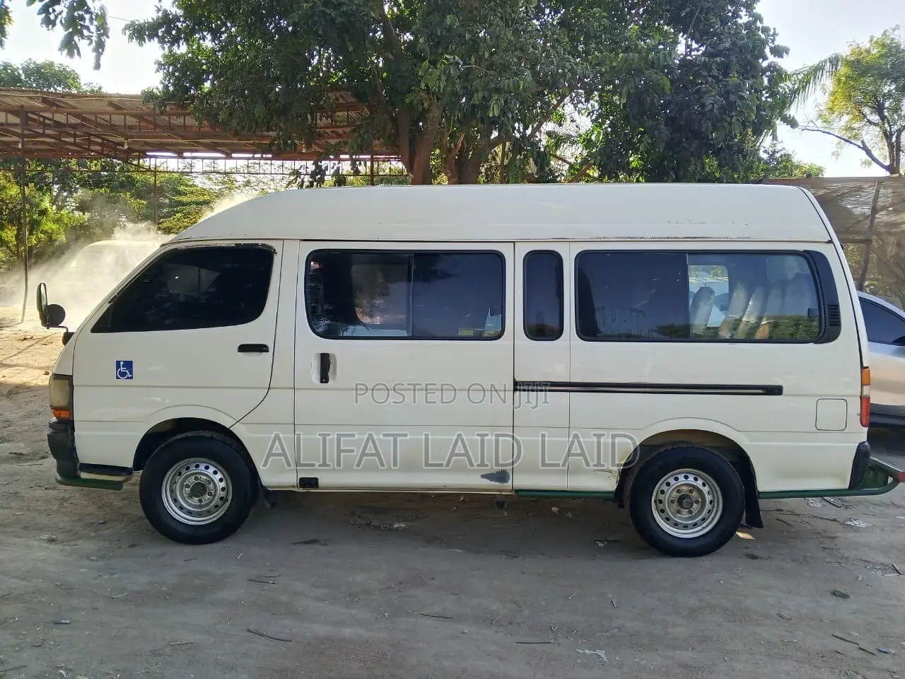 Toyota Grand HiAce 2002 White