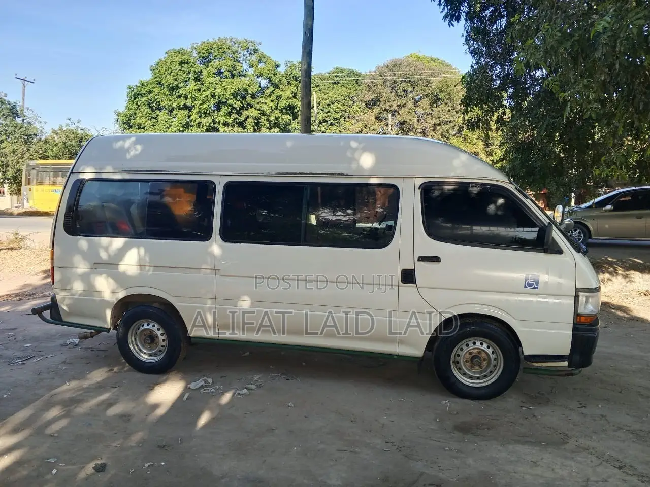 Toyota Grand HiAce 2002 White