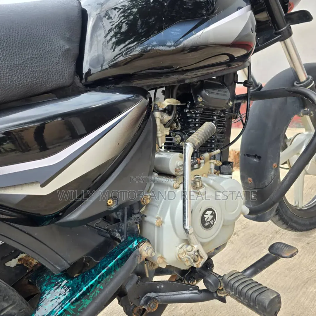 Bajaj Boxer 125 2022 Black