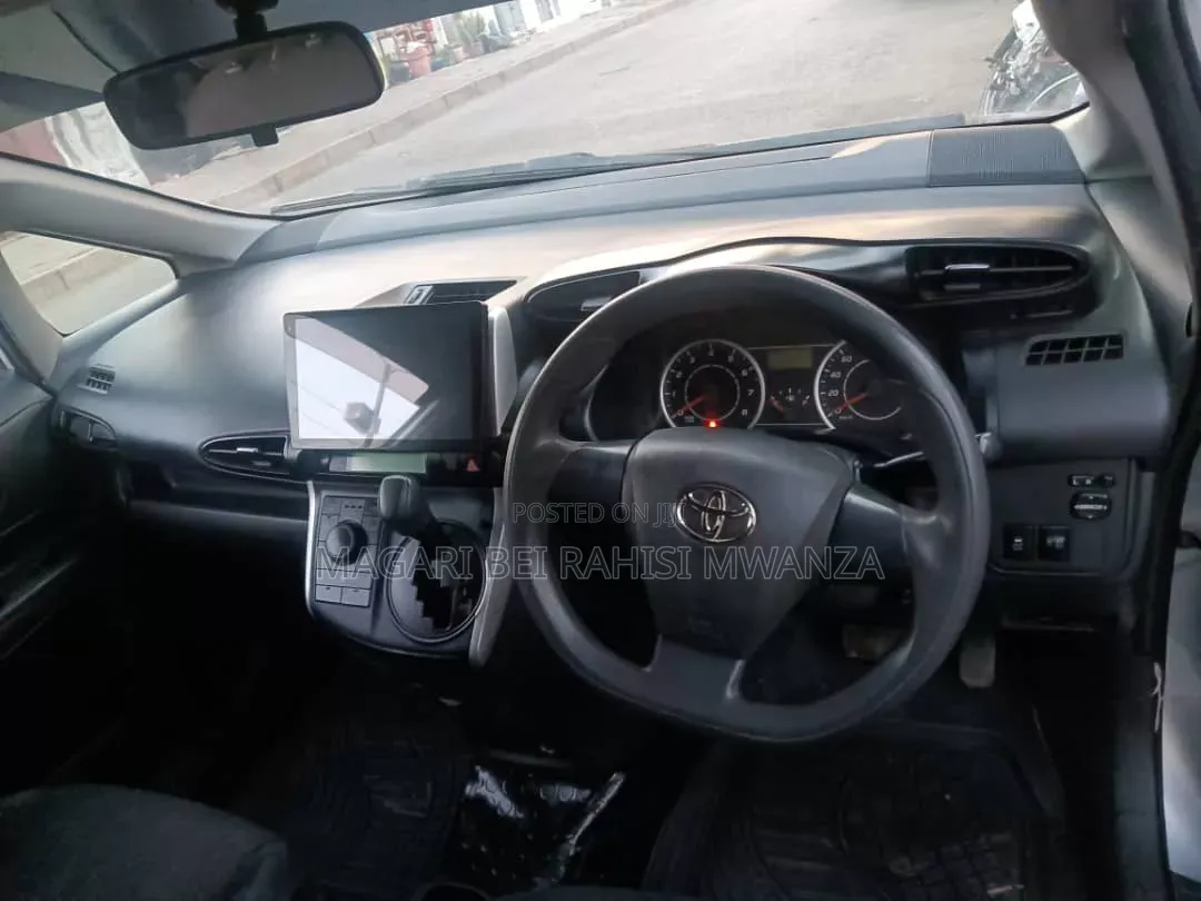 Toyota Wish 2012 Black
