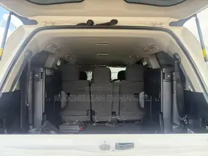 Toyota Land Cruiser 2017 White