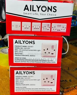 Ailyons 13A Twin Switched Socket With Light.