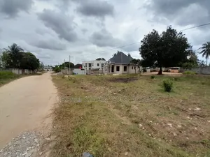 Kiwanja Kinauzwa Kigamboni Geza Ulole