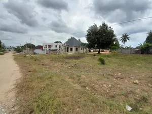 Kiwanja Kinauzwa Kigamboni Geza Ulole