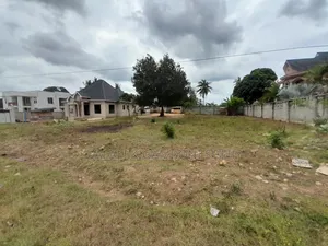 Kiwanja Kinauzwa Kigamboni Geza Ulole